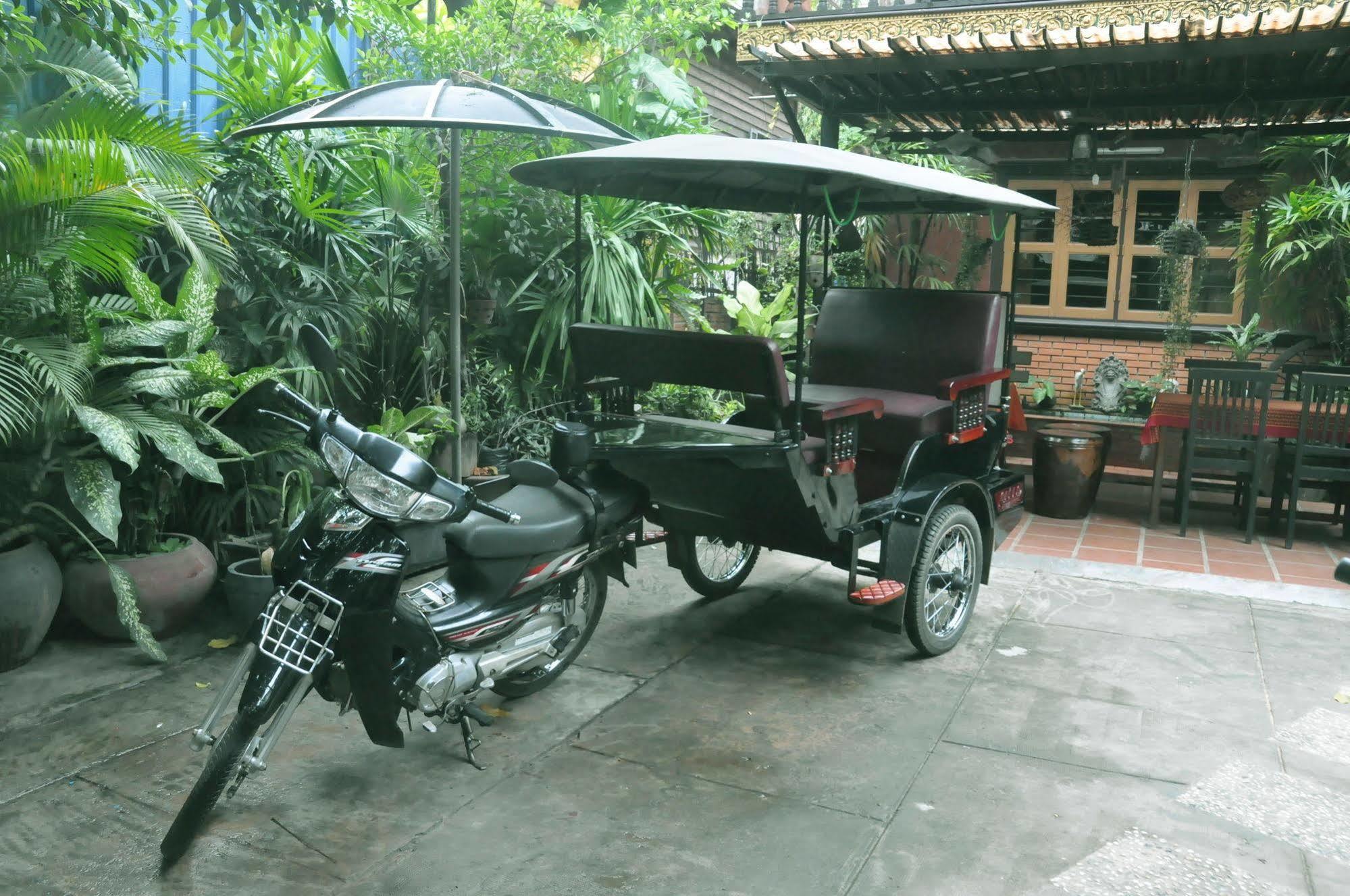 Big Lyna Villa Siem Reap Zewnętrze zdjęcie